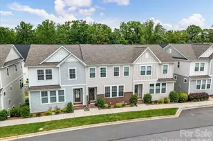546 Amalfi Dr, Davidson, NC 28036 - Photo 2