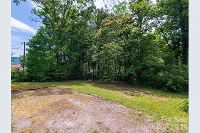 807 N Cherokee Avenue, Black Mountain, NC 28711 - Photo 10