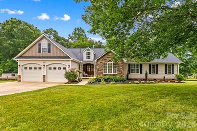 596 Maple Ridge Circle, Salisbury, NC 28147 - Photo 2