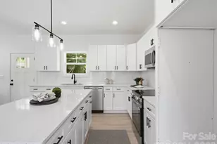 2802 Willow St, Charlotte, NC 28208 - Photo 4