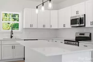 2806 Willow St, Charlotte, NC 28208 - Photo 2