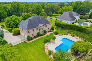 4305 Mourning Dove Dr, Matthews, NC 28104 - Photo 2