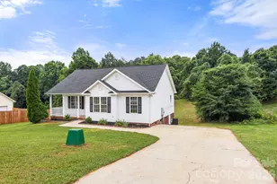 2931 Greenleaf Rd, Clover, SC 29710 - Photo 4