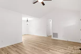 2931 Greenleaf Rd, Clover, SC 29710 - Photo 10