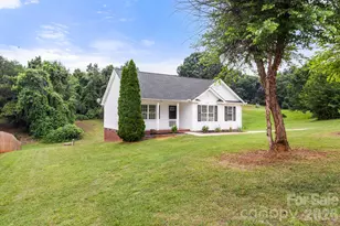 2931 Greenleaf Rd, Clover, SC 29710 - Photo 2