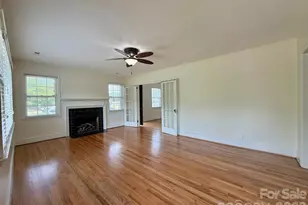 917 W Pine St, Blacksburg, SC 29702 - Photo 4