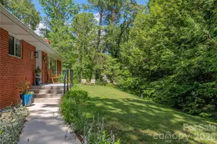 90 Bell Rd, Asheville, NC 28805 - Photo 2