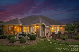 18527 Carnegie Overlook Blvd, Davidson, NC 28036 - Photo 2