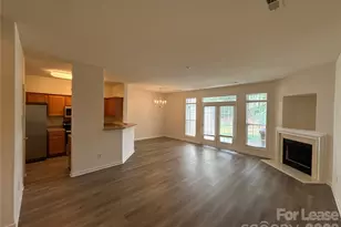 4606 Kingsland Ct, Charlotte, NC 28269 - Photo 2