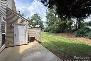4606 Kingsland Ct, Charlotte, NC 28269 - Photo 16
