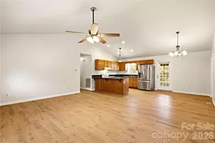 3892 Stoney Creek Dr, Lincolnton, NC 28092 - Photo 2