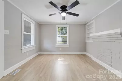 452 13th Avenue NE, Hickory, NC 28601 - Photo 4