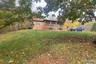 131 Dahlia Ln, Waynesville, NC 28785 - Photo 2
