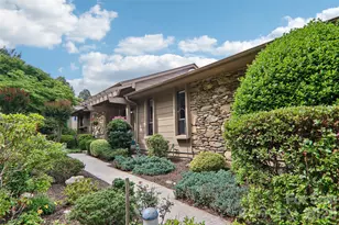 138 Woodbridge Dr, Hendersonville, NC 28739 - Photo 2