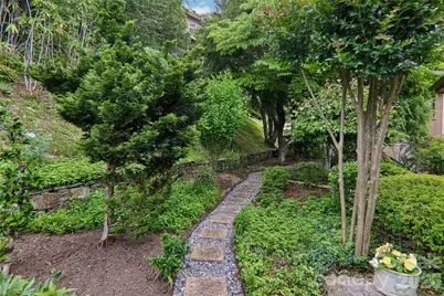 138 Woodbridge Drive, Hendersonville, NC 28739 - Photo 6