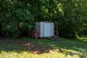 333 Chapel Hill Church Loop, Marion, NC 28752 - Photo 22