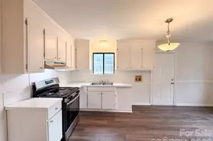 10015 Garth Wood Rd, Charlotte, NC 28273 - Photo 4