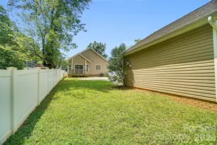 309 Mill Rd, Charlotte, NC 28216 - Photo 40