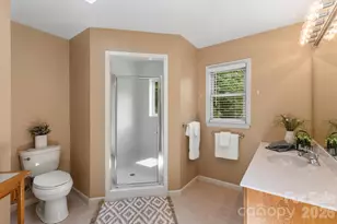 134 Valle Way, Hendersonville, NC 28739 - Photo 10