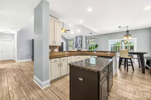 610 Springwood Dr, Waxhaw, NC 28173 - Photo 10