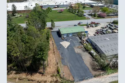 2997 Spartanburg Highway, East Flat Rock, NC 28726 - Photo 8