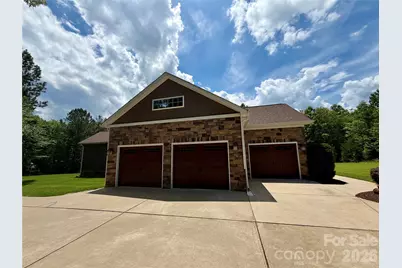 2006 Eagle Point Estate, Lancaster, SC 29720 - Photo 2