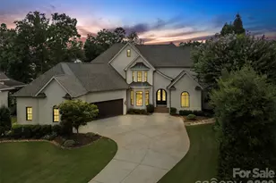 18407 Peninsula Cove Ln, Cornelius, NC 28031 - Photo 2