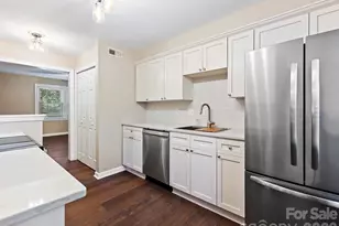 107 S Laurel Ave, Charlotte, NC 28207 - Photo 4