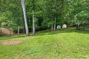 11510 Painted Tree Rd, Charlotte, NC 28226 - Photo 22