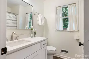 11510 Painted Tree Rd, Charlotte, NC 28226 - Photo 14