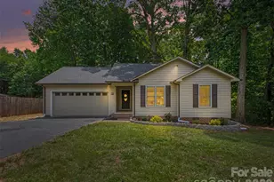 7382 Summit Dr, Denver, NC 28037 - Photo 2