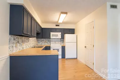 1330 5th Street NE #131, Hickory, NC 28601 - Photo 8