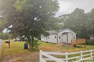 42 Laurel St, Granite Falls, NC 28630 - Photo 2