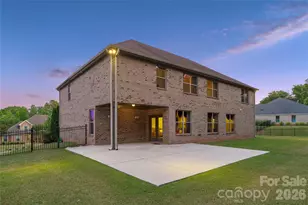 726 Lingfield Ln, Waxhaw, NC 28173 - Photo 6