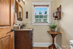 76 Edgelawn Rd, Asheville, NC 28804 - Photo 26