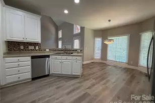 1332 Bershire Ln, Charlotte, NC 28262 - Photo 10