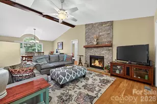 1820 Riverview Ct, Hendersonville, NC 28739 - Photo 4
