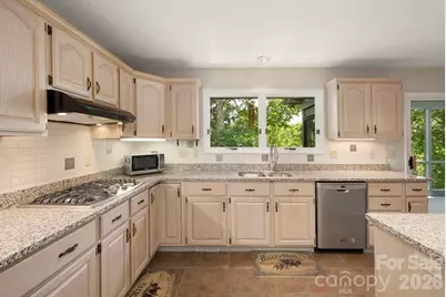 129 Forest View Drive, Flat Rock, NC 28731 - Photo 18