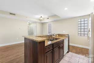 718 W Trade St, Charlotte, NC 28202 - Photo 12