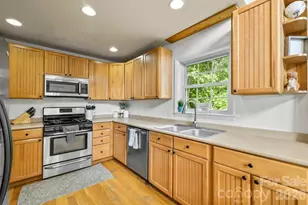576 Grizzly Ridge, Bryson City, NC 28713 - Photo 10