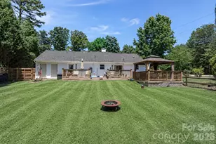 105 Lake Top Ln, Statesville, NC 28677 - Photo 36