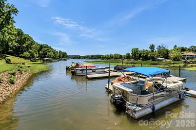 105 Lake Top Lane, Statesville, NC 28677 - Photo 4