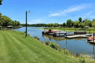 105 Lake Top Ln, Statesville, NC 28677 - Photo 2