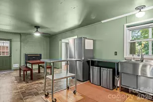 2951 7th St Dr NE, Hickory, NC 28601 - Photo 10