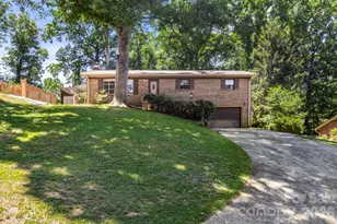2951 7th St Dr NE, Hickory, NC 28601 - Photo 1