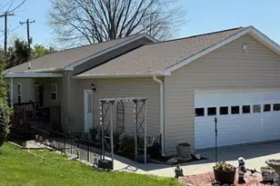 34 Middle St, Hendersonville, NC 28792 - Photo 4