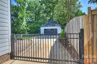 1241 Heather Lane, Charlotte, NC 28209 - Photo 36