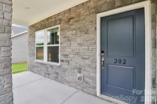 104 Frontiersman Dr, Mocksville, NC 27028 - Photo 2