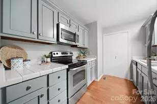 1420 11th Street Dr NW, Hickory, NC 28601 - Photo 6