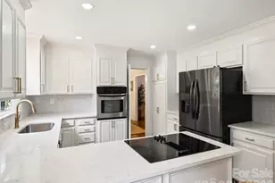 3731 Ashton Dr, Charlotte, NC 28210 - Photo 18